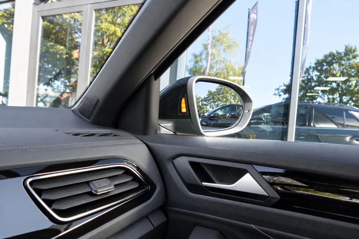1.5 TSI R-Line Business+ PANO IQ.LIGHT ACC VOL
