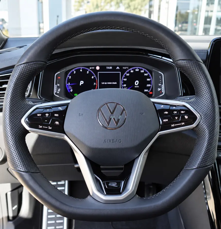 1.5 TSI R-Line Business+ PANO IQ.LIGHT ACC VOL