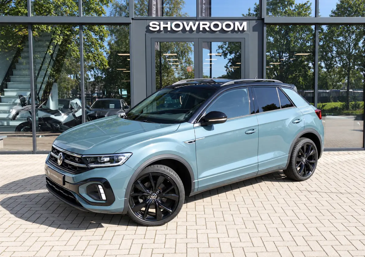 1.5 TSI R-Line Business+ PANO IQ.LIGHT ACC VOL