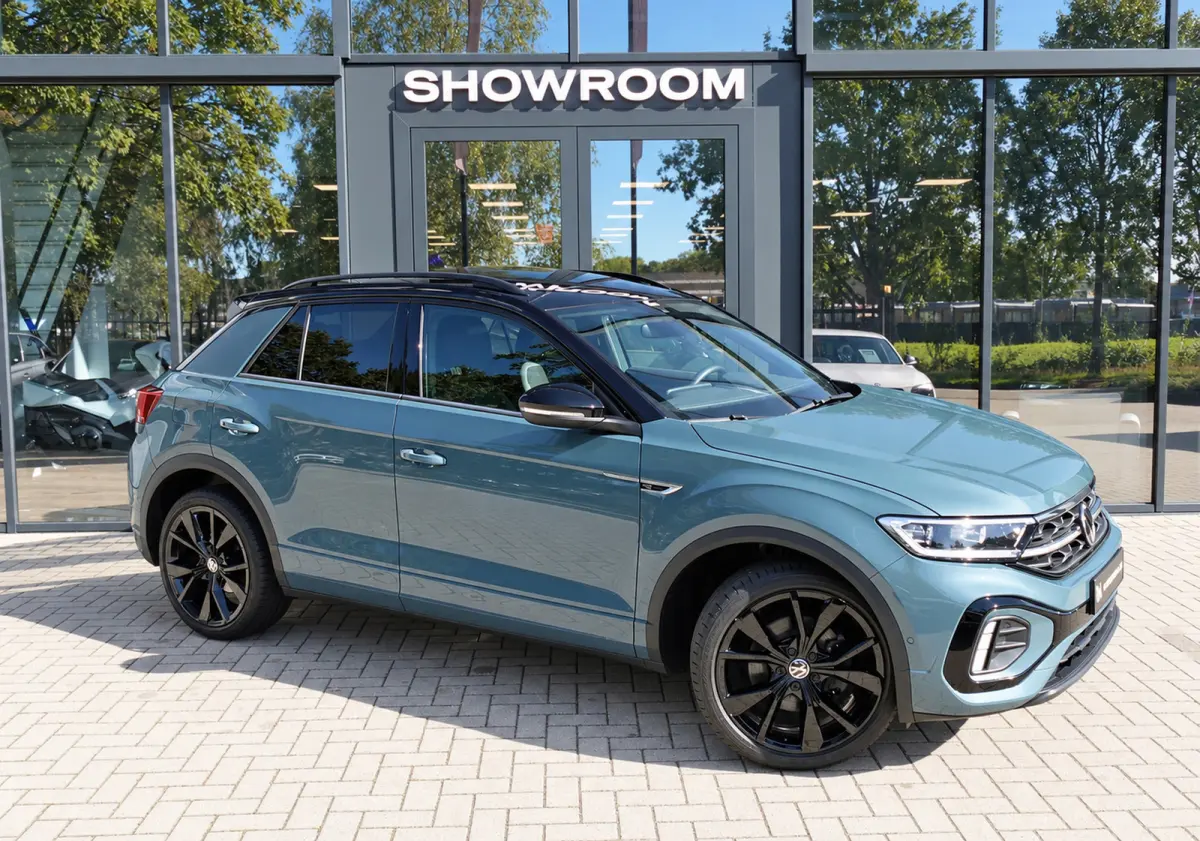 1.5 TSI R-Line Business+ PANO IQ.LIGHT ACC VOL
