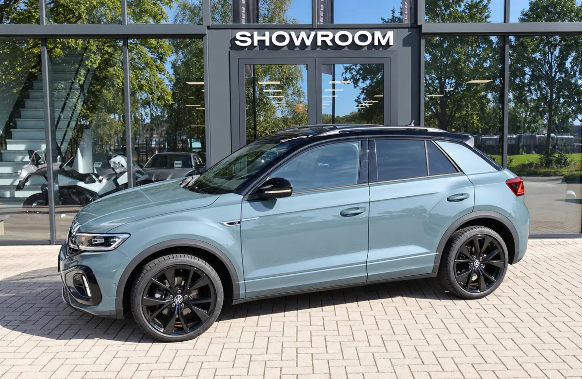1.5 TSI R-Line Business+ PANO IQ.LIGHT ACC VOL