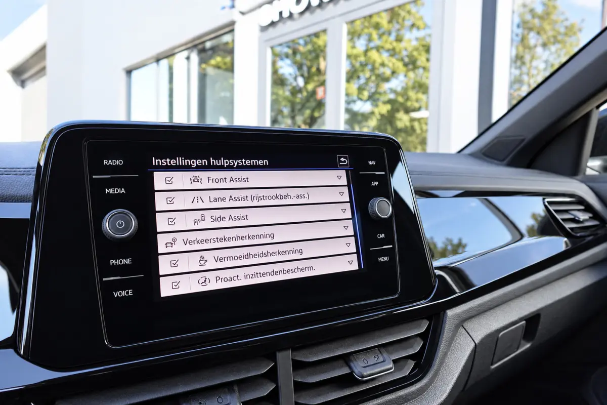 1.5 TSI R-Line Business+ PANO IQ.LIGHT ACC VOL
