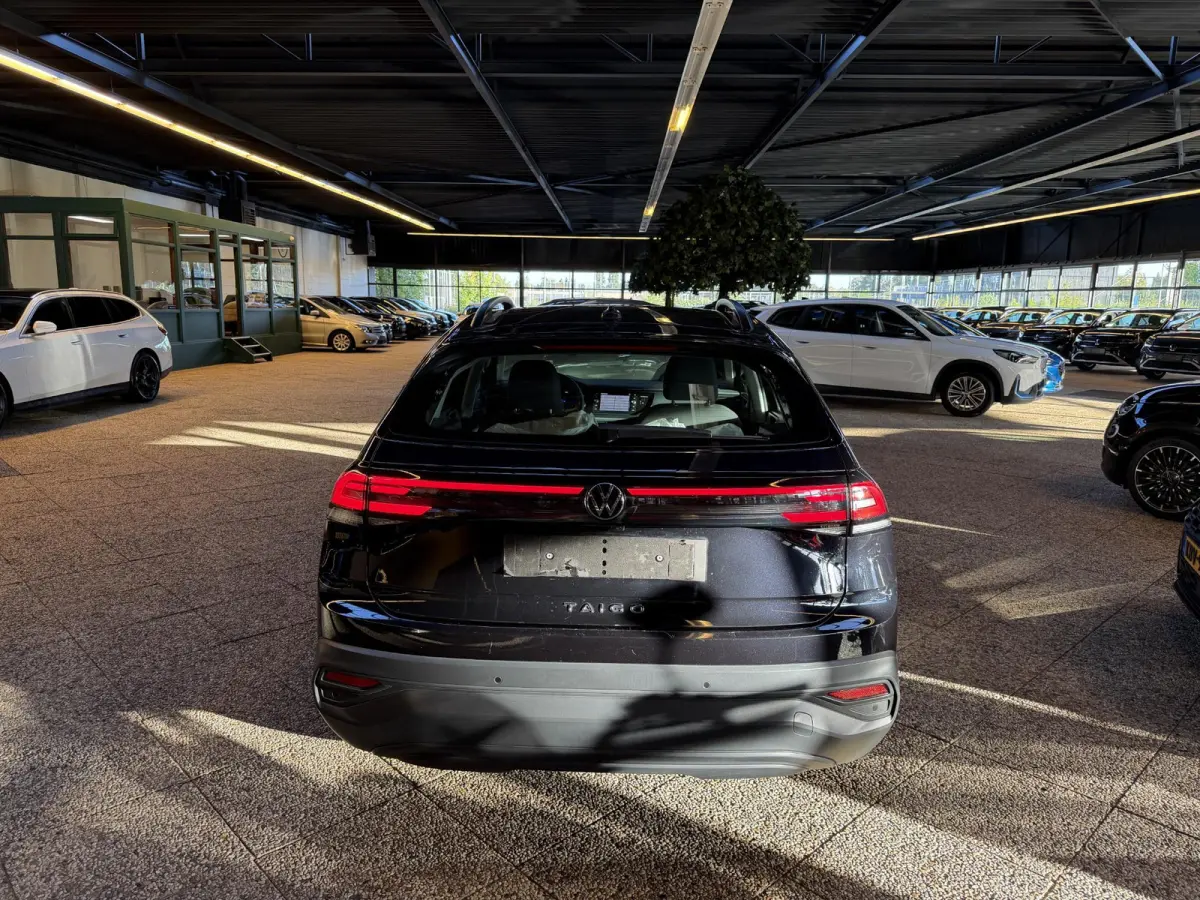 1.0 TSI Life Business | Camera | Adaptive | CarPlay |