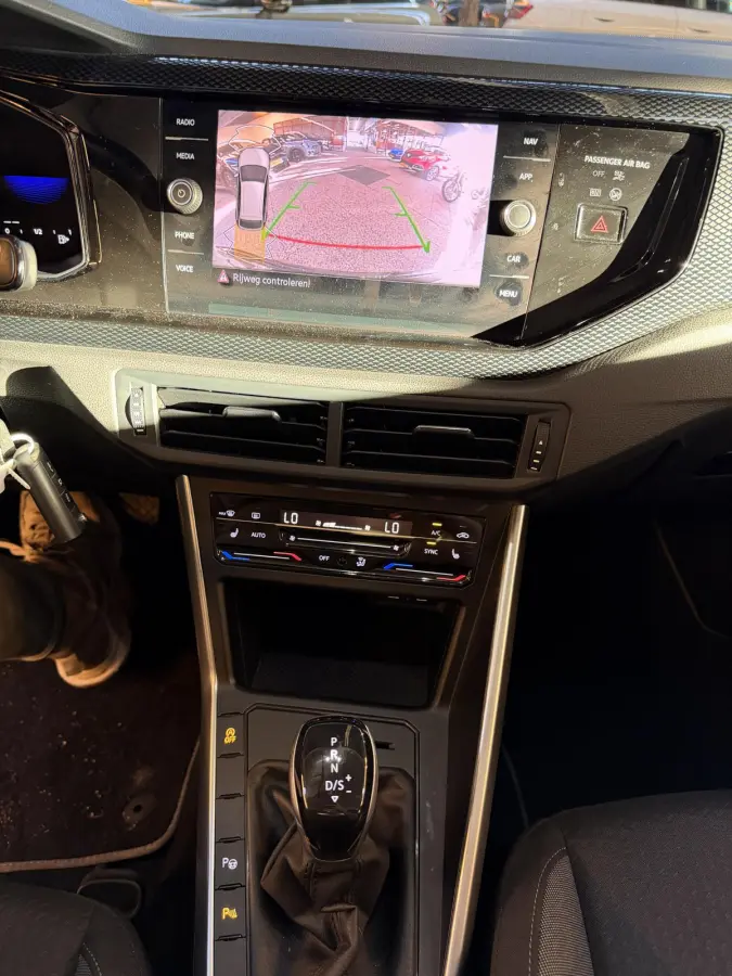 1.0 TSI Life Business | Camera | Adaptive | CarPlay |