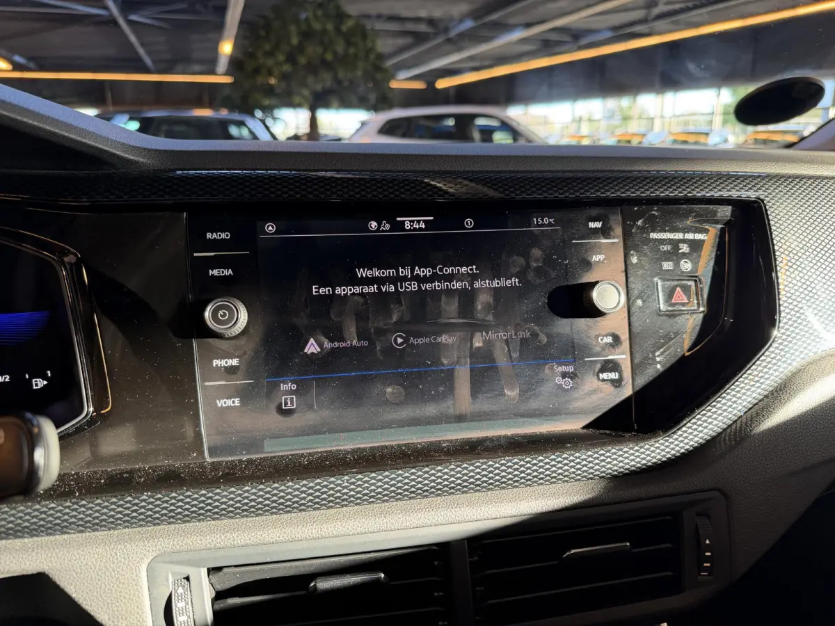 1.0 TSI Life Business | Camera | Adaptive | CarPlay |