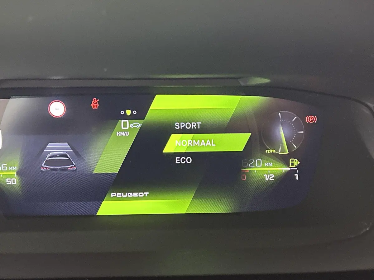 1.2 PureTech GT Pack Business | Automaat | Apple Carplay / Android Auto | Panoramadak | Achteruitrijcamera | Parkeersensoren |