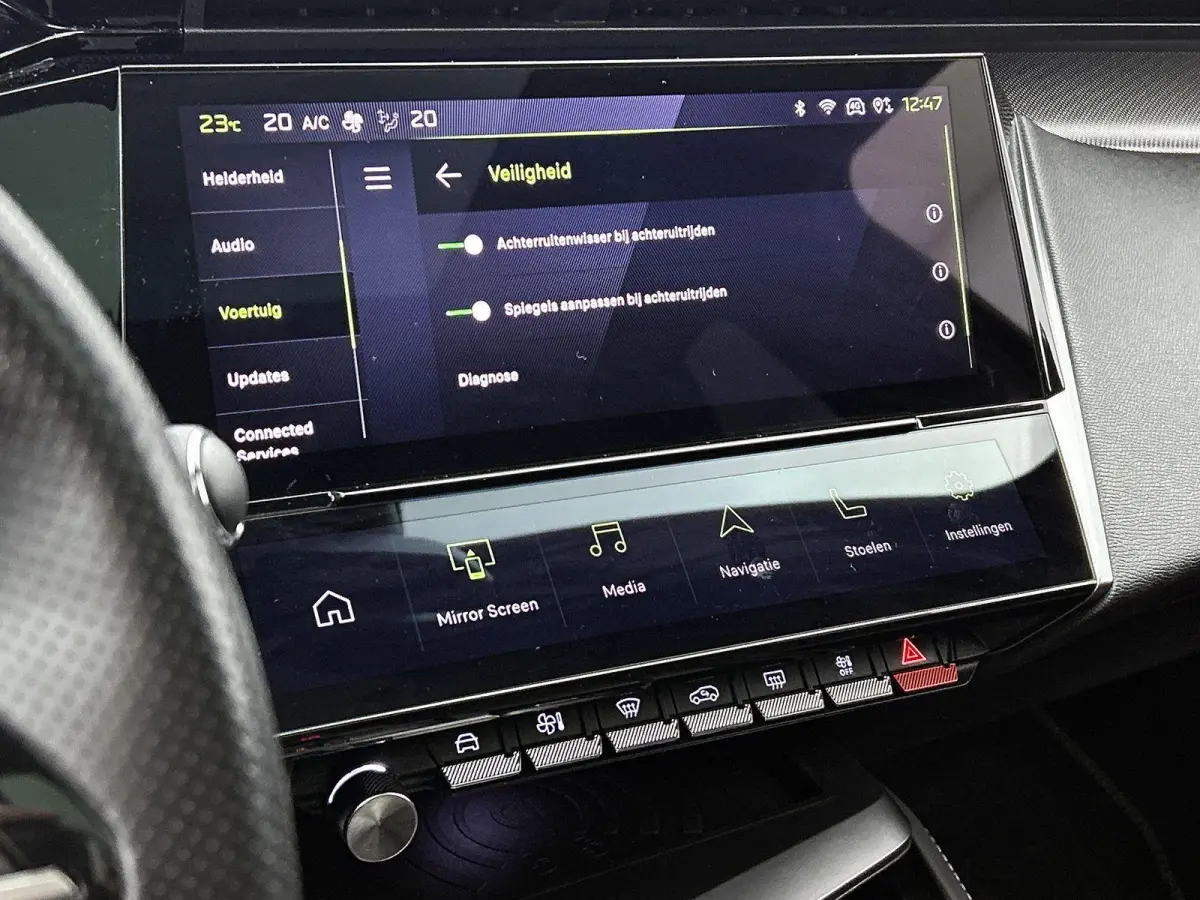1.2 PureTech GT Pack Business | Automaat | Apple Carplay / Android Auto | Panoramadak | Achteruitrijcamera | Parkeersensoren |