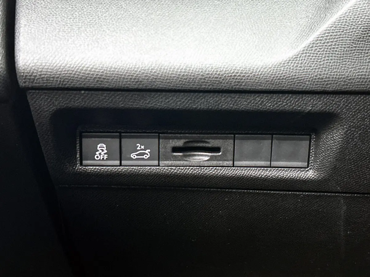 1.2 PureTech GT Pack Business | Automaat | Apple Carplay / Android Auto | Panoramadak | Achteruitrijcamera | Parkeersensoren |