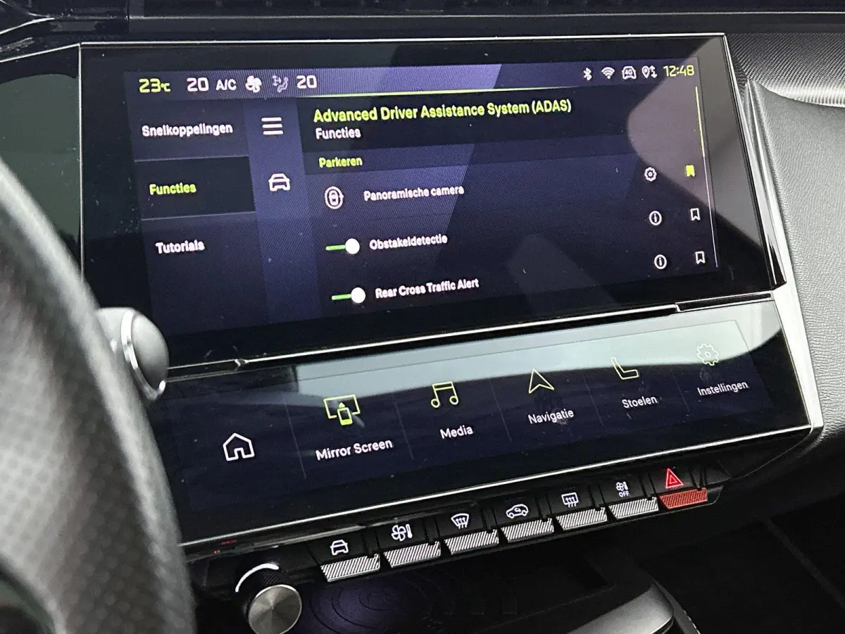 1.2 PureTech GT Pack Business | Automaat | Apple Carplay / Android Auto | Panoramadak | Achteruitrijcamera | Parkeersensoren |