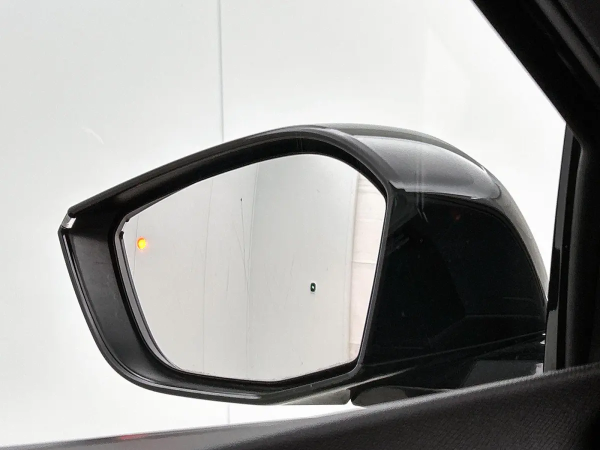 1.2 PureTech GT Pack Business | Automaat | Apple Carplay / Android Auto | Panoramadak | Achteruitrijcamera | Parkeersensoren |
