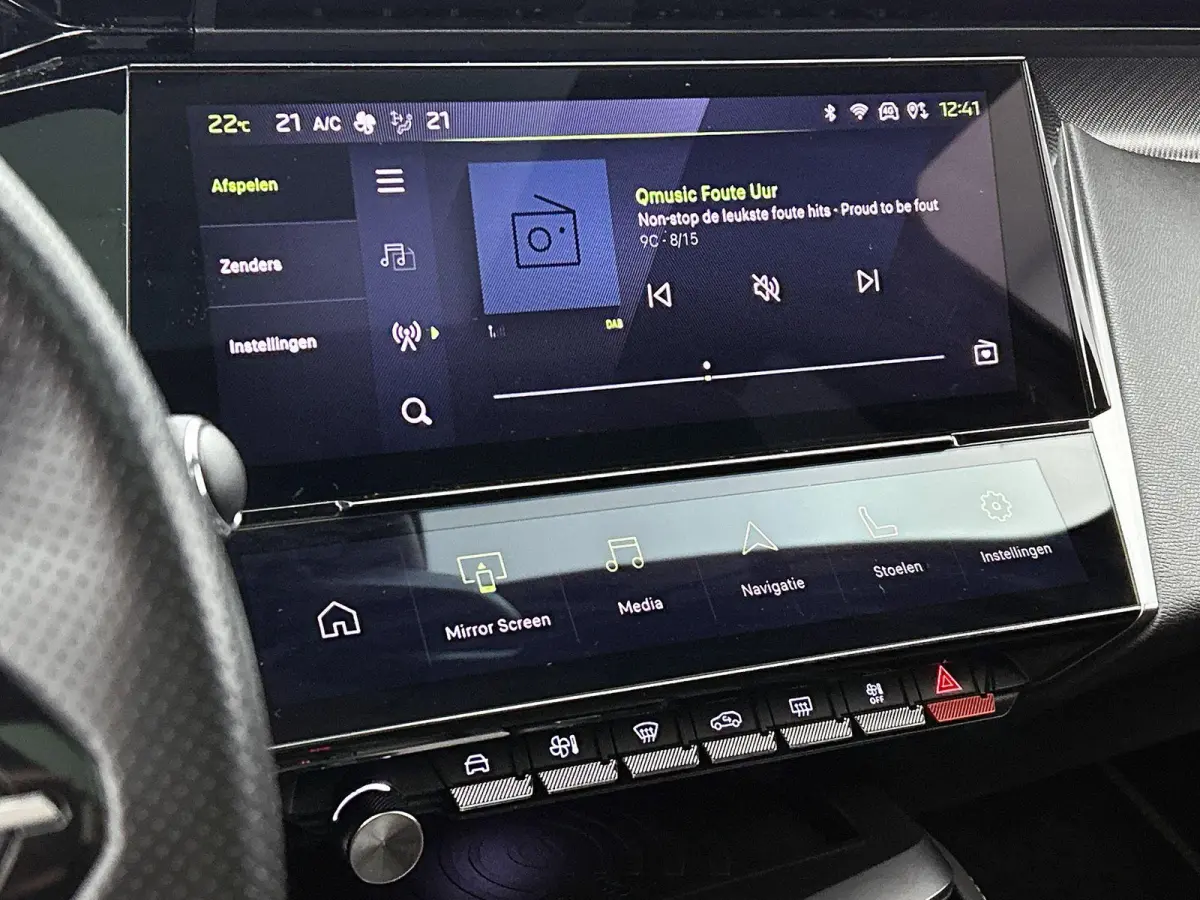1.2 PureTech GT Pack Business | Automaat | Apple Carplay / Android Auto | Panoramadak | Achteruitrijcamera | Parkeersensoren |
