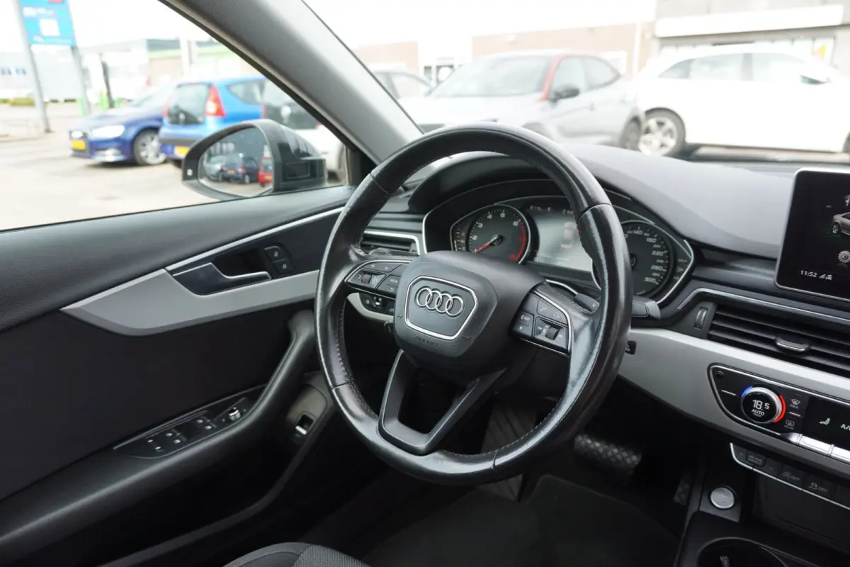 2.0 TFSI ultra Pro Line Automaat | Navigatie | Elek. Pakket | Zwart | Origineel NL | Inruil mogelijk