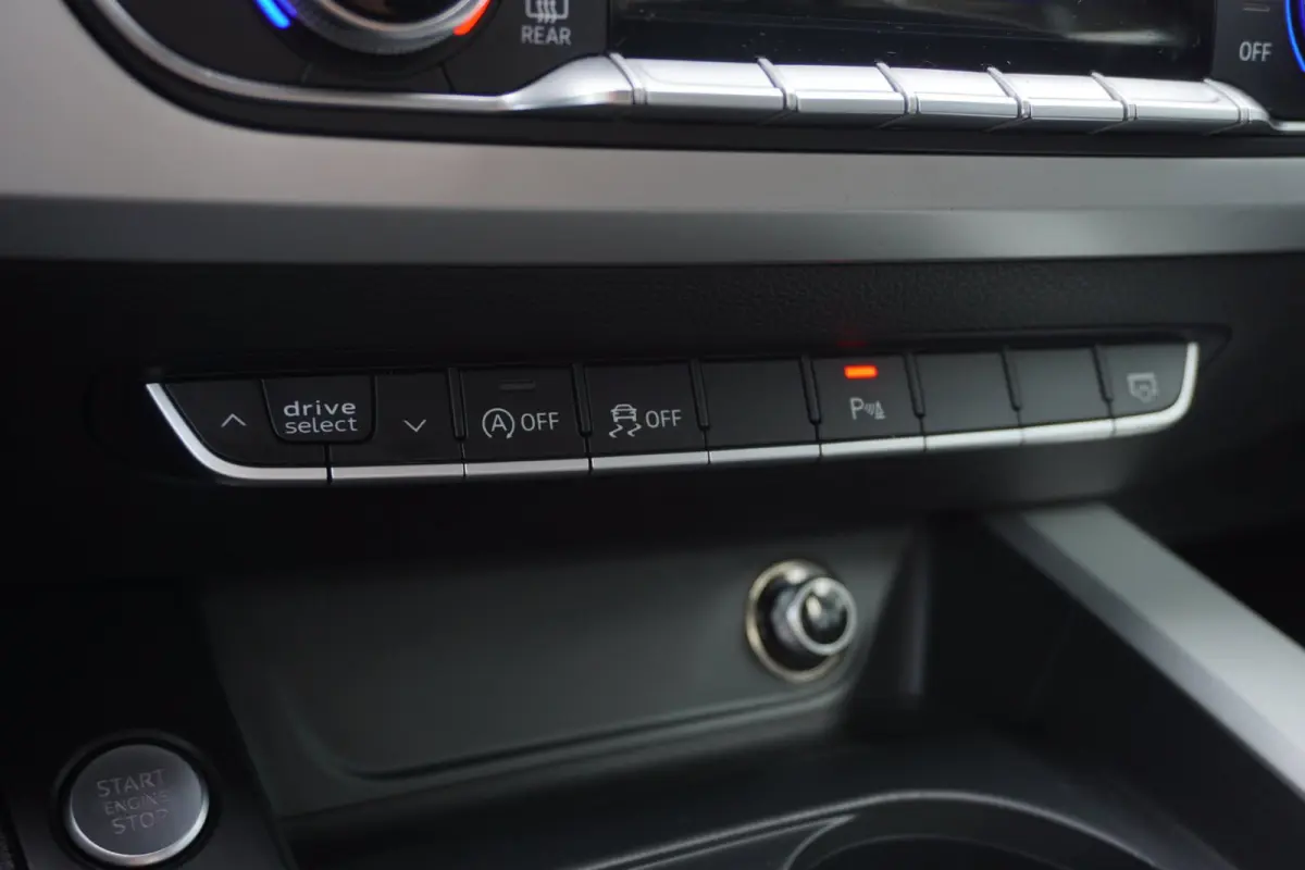 2.0 TFSI ultra Pro Line Automaat | Navigatie | Elek. Pakket | Zwart | Origineel NL | Inruil mogelijk