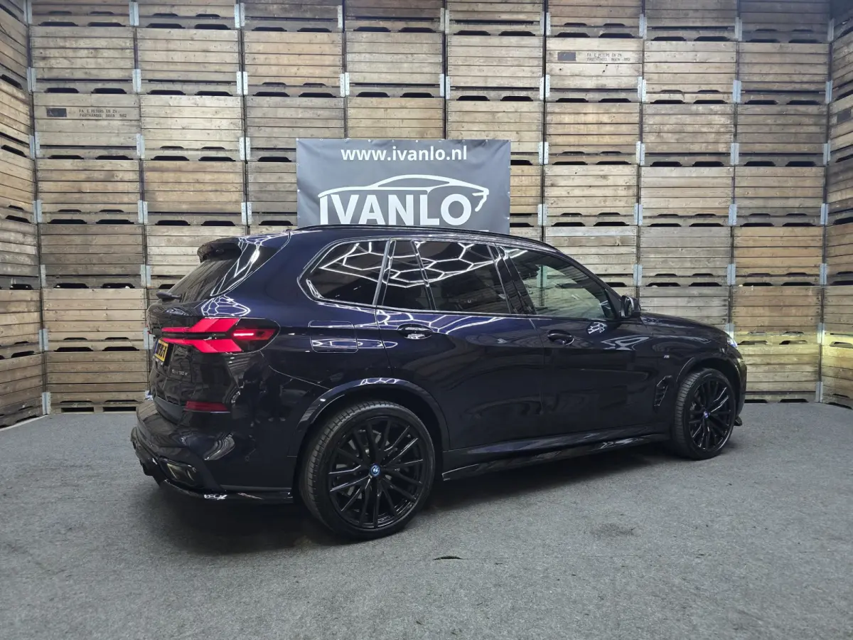 XDrive50e Launch Edition M-Sport Sky Lounge Maxton Panorama Leder Luchtvering 22"LM
