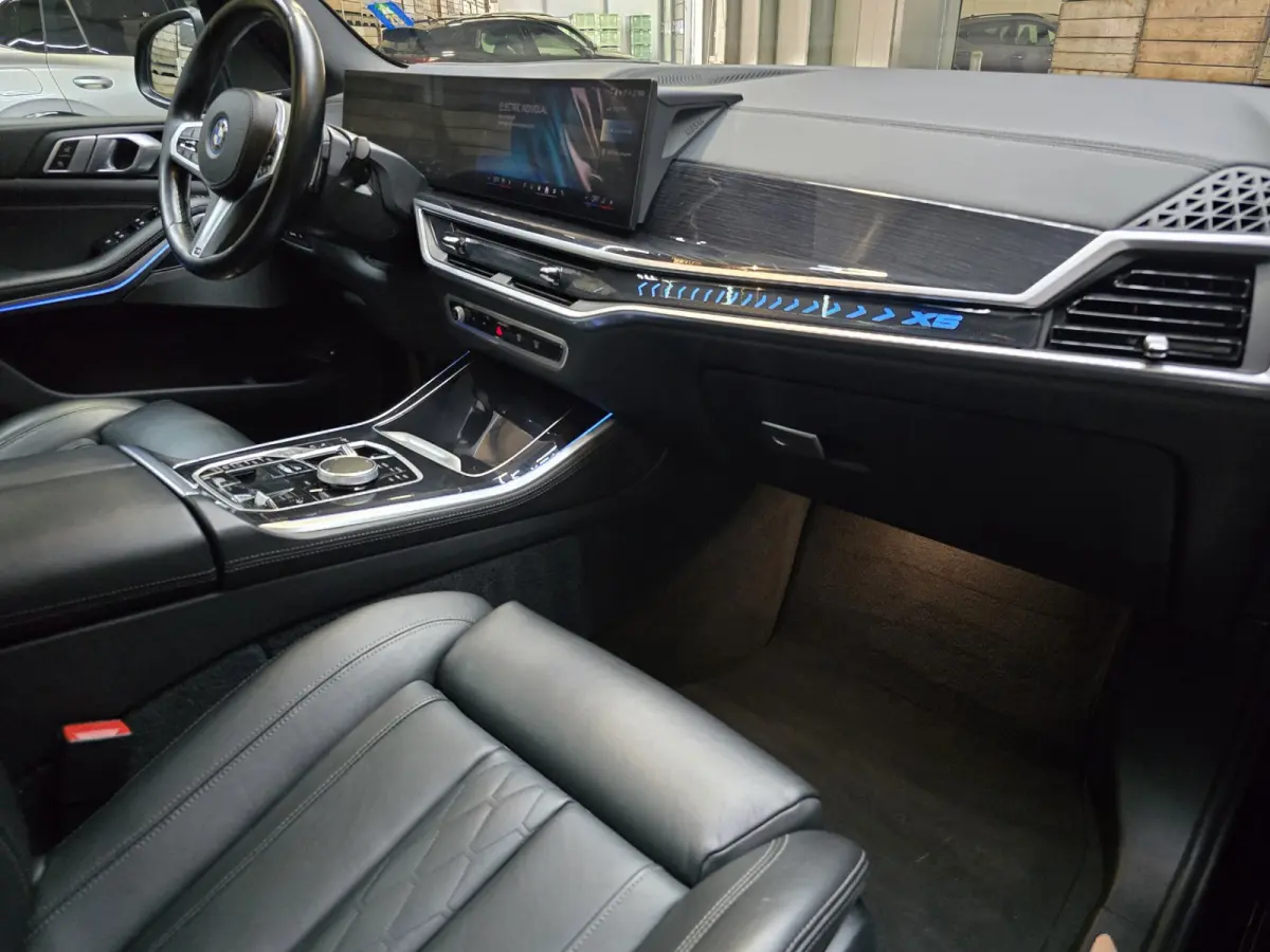 XDrive50e Launch Edition M-Sport Sky Lounge Maxton Panorama Leder Luchtvering 22"LM
