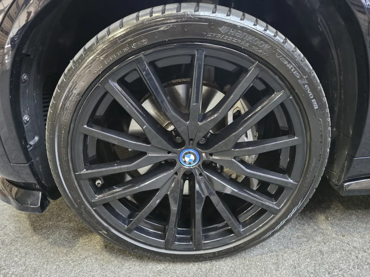 XDrive50e Launch Edition M-Sport Sky Lounge Maxton Panorama Leder Luchtvering 22"LM