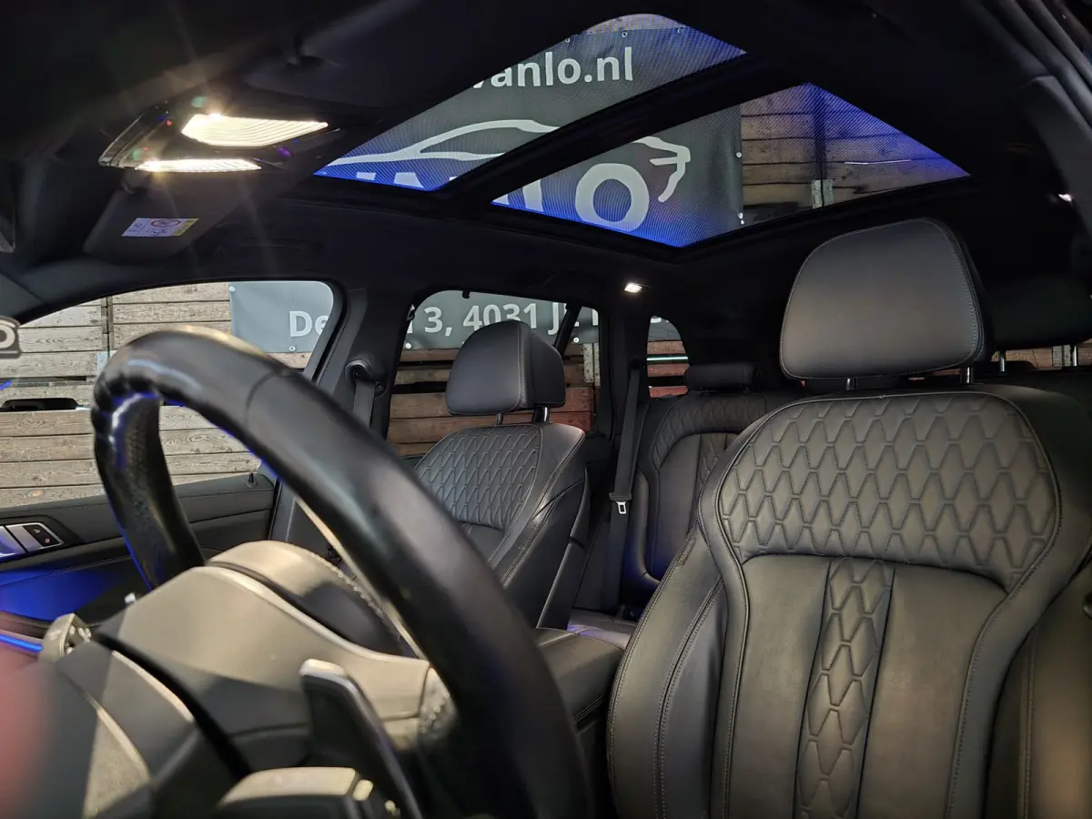 XDrive50e Launch Edition M-Sport Sky Lounge Maxton Panorama Leder Luchtvering 22"LM