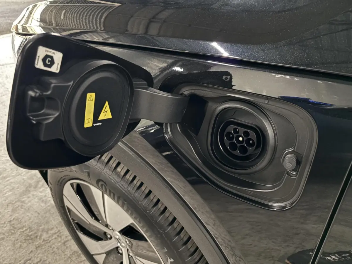 1.5 T5 PHEV Ultimate Dark|Trekhaak|Camera|Carplay