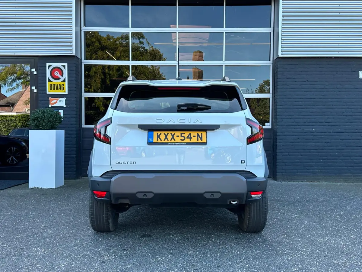 100 ECO-G Expression, Airco, Camera, CarPlay, Cruise, Virtual Cockpit, Bluetooth, DAB, Safety, Fabrieksgarantie