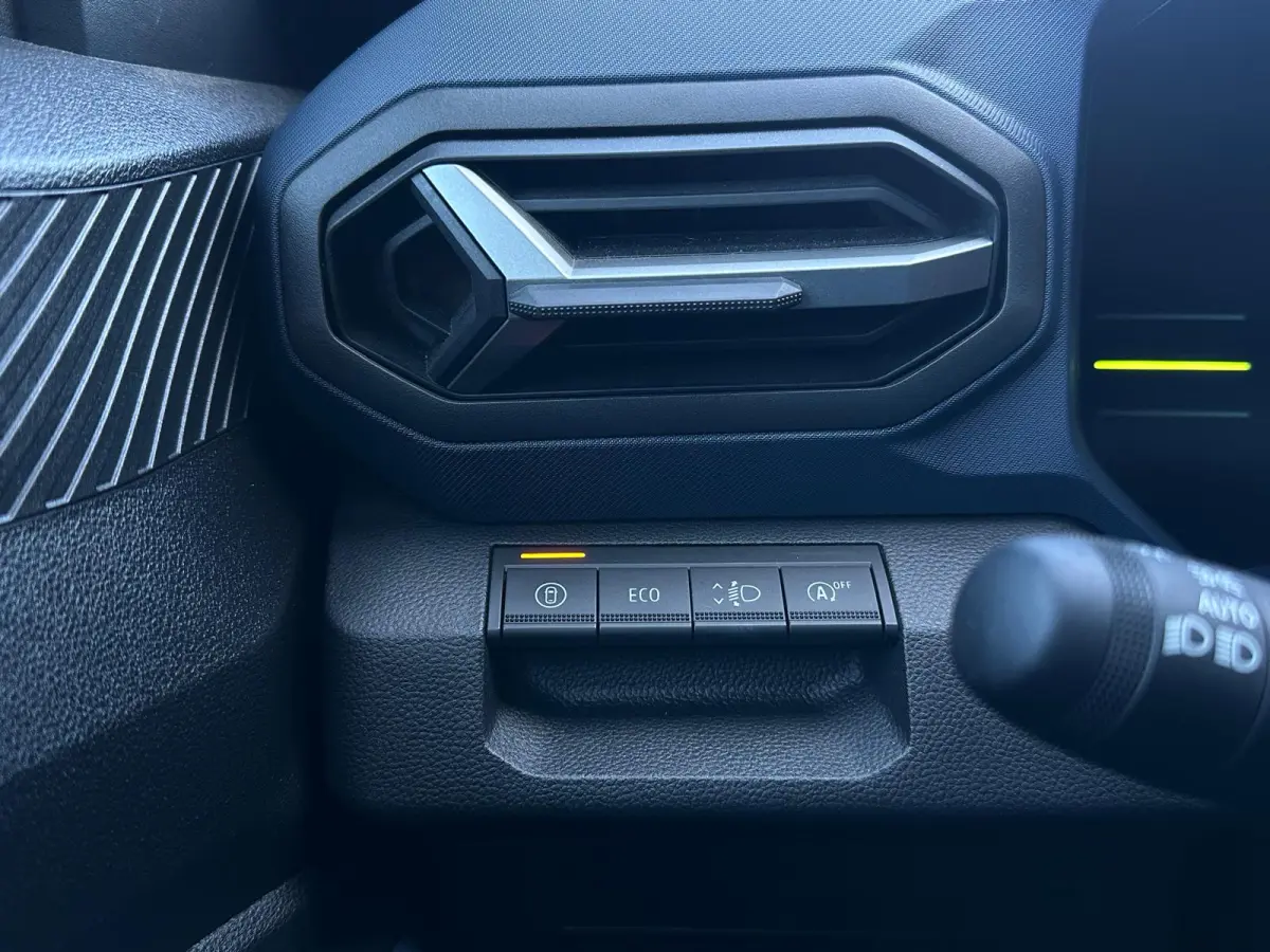 100 ECO-G Expression, Airco, Camera, CarPlay, Cruise, Virtual Cockpit, Bluetooth, DAB, Safety, Fabrieksgarantie