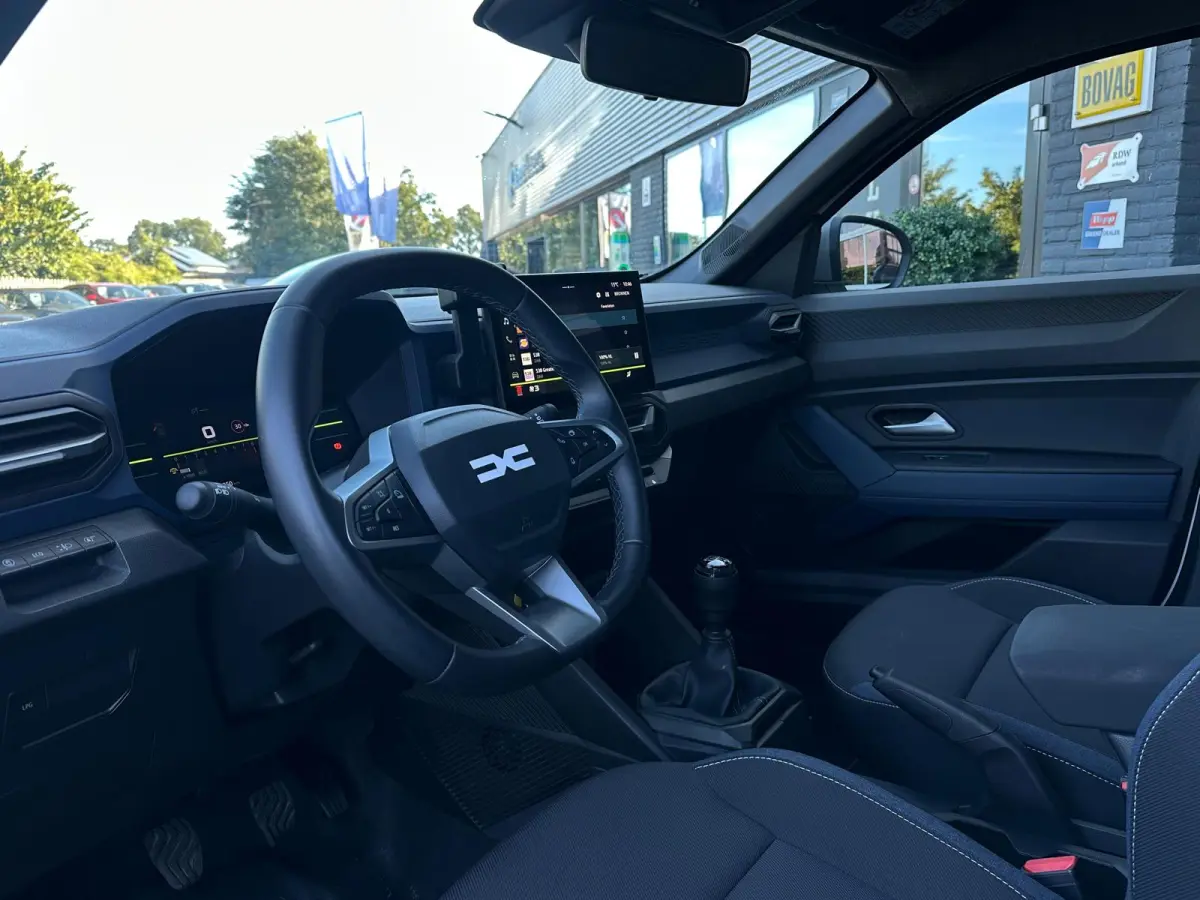 100 ECO-G Expression, Airco, Camera, CarPlay, Cruise, Virtual Cockpit, Bluetooth, DAB, Safety, Fabrieksgarantie
