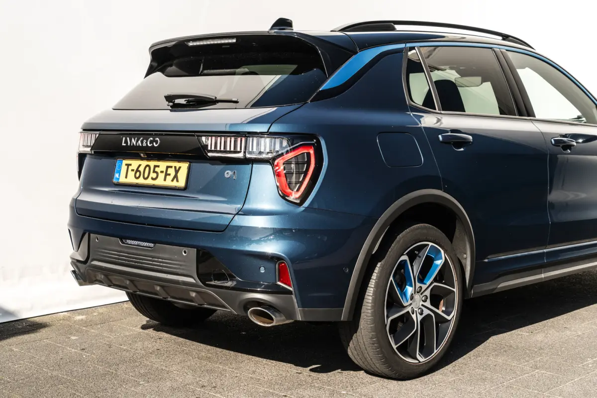 1.5 Plug-in Hybrid 262 Pk I Zwarte hemel I Panoramadak I 75 km Elektrisch I 360 Camera I Full Map Navi I NL Auto I 20 inch. LMV l 1e eigenaar
