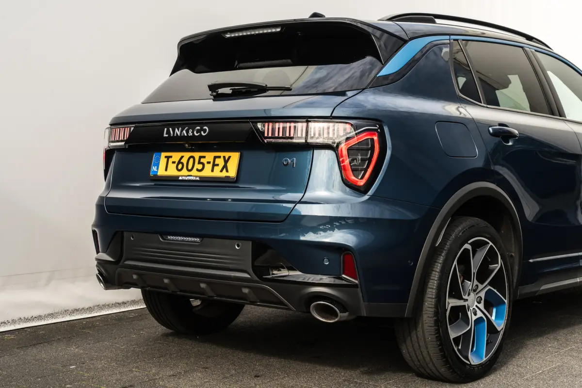 1.5 Plug-in Hybrid 262 Pk | Zwarte hemel | Panoramadak | 75 km Elektrisch | 360 Camera | NL Auto | 20 inch. LMV | 1e Eigenaar