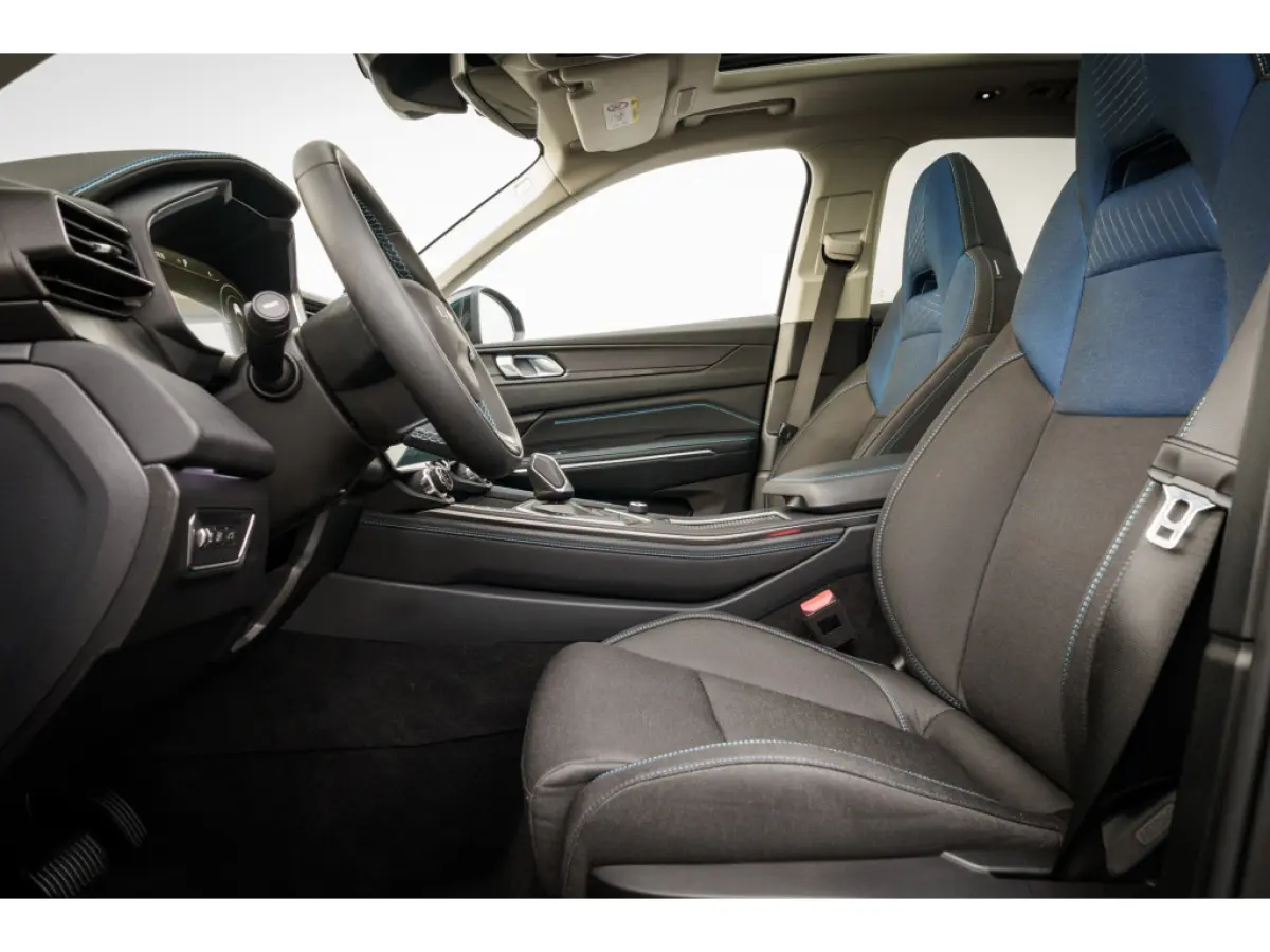 1.5 Plug-in Hybrid 262 Pk I Zwarte hemel I Panoramadak I 75 km Elektrisch I 360 Camera I Full Map Navi I NL Auto I 20 inch. LMV l 1e eigenaar