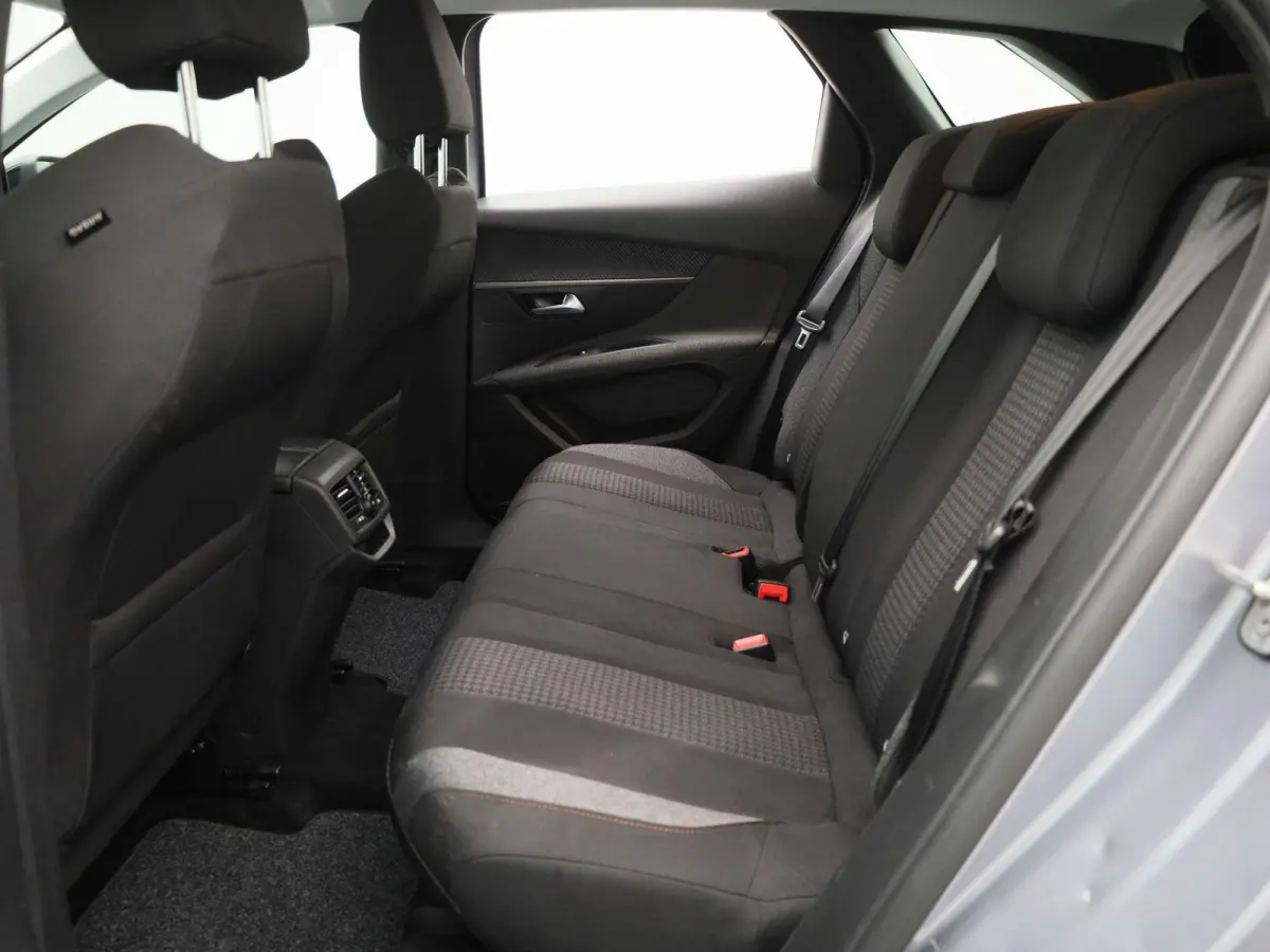 1.2 PureTech Active Pack Business | Apple Carplay / Android Auto | Achteruitrijcamera | Parkeersensoren | Cruise Control |