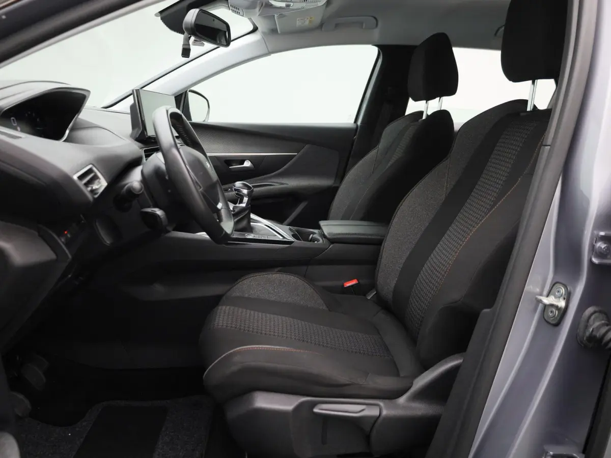 1.2 PureTech Active Pack Business | Apple Carplay / Android Auto | Achteruitrijcamera | Parkeersensoren | Cruise Control |