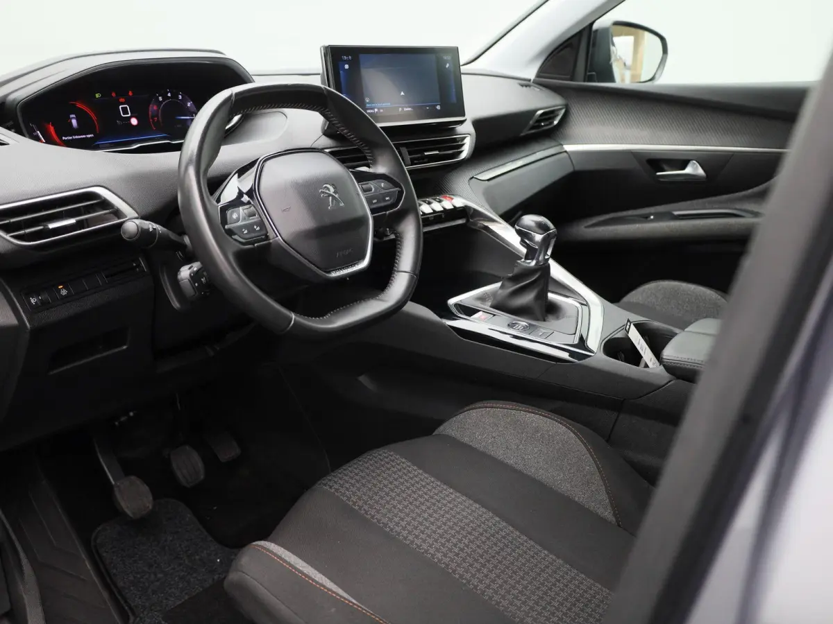 1.2 PureTech Active Pack Business | Apple Carplay / Android Auto | Achteruitrijcamera | Parkeersensoren | Cruise Control |
