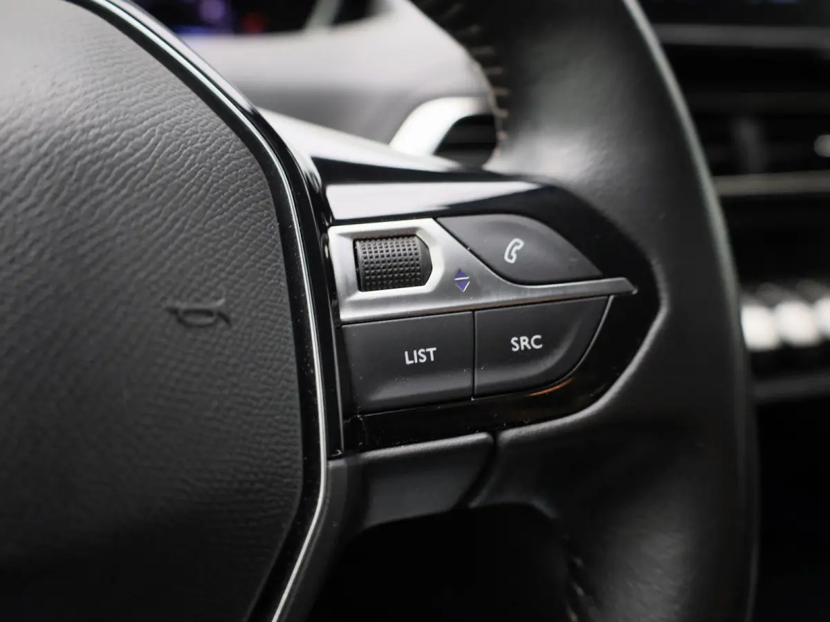 1.2 PureTech Active Pack Business | Apple Carplay / Android Auto | Achteruitrijcamera | Parkeersensoren | Cruise Control |