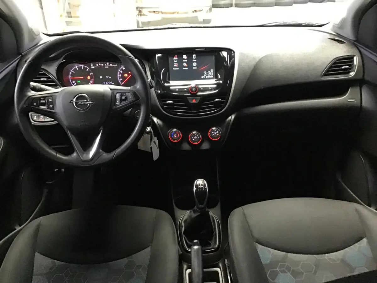 1.0 Online Edition I Kln Brt I Carplay I Airco I Cruise I Led I Parkeer sens I BT I 15inch I Compl. Onderhoud.