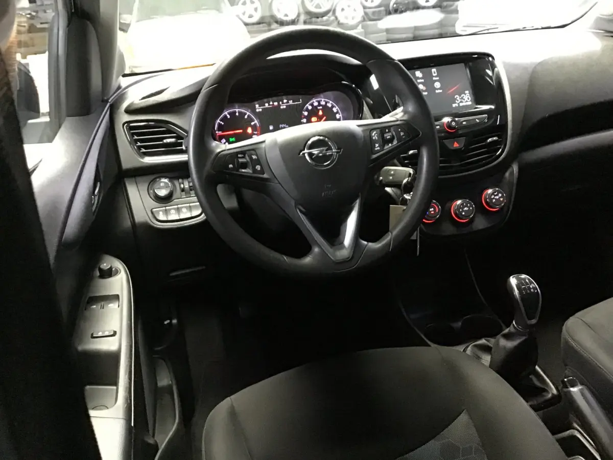 1.0 Online Edition I Kln Brt I Carplay I Airco I Cruise I Led I Parkeer sens I BT I 15inch I Compl. Onderhoud.