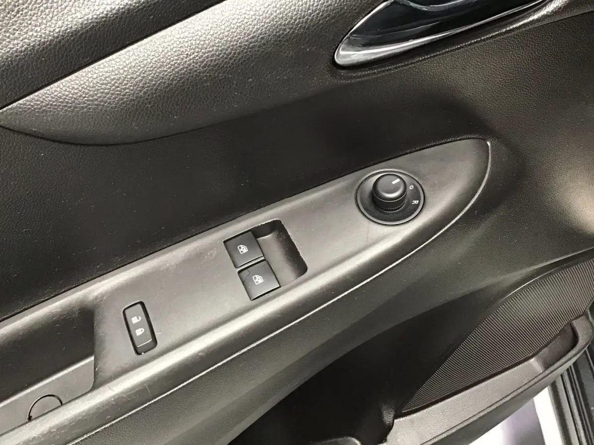 1.0 Online Edition I Kln Brt I Carplay I Airco I Cruise I Led I Parkeer sens I BT I 15inch I Compl. Onderhoud.
