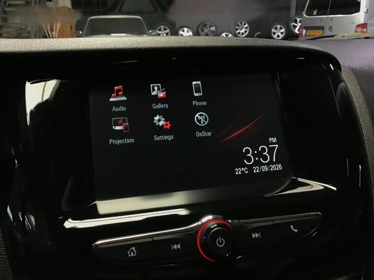 1.0 Online Edition I Kln Brt I Carplay I Airco I Cruise I Led I Parkeer sens I BT I 15inch I Compl. Onderhoud.
