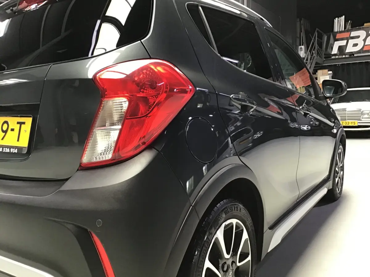 1.0 Online Edition I Kln Brt I Carplay I Airco I Cruise I Led I Parkeer sens I BT I 15inch I Compl. Onderhoud.