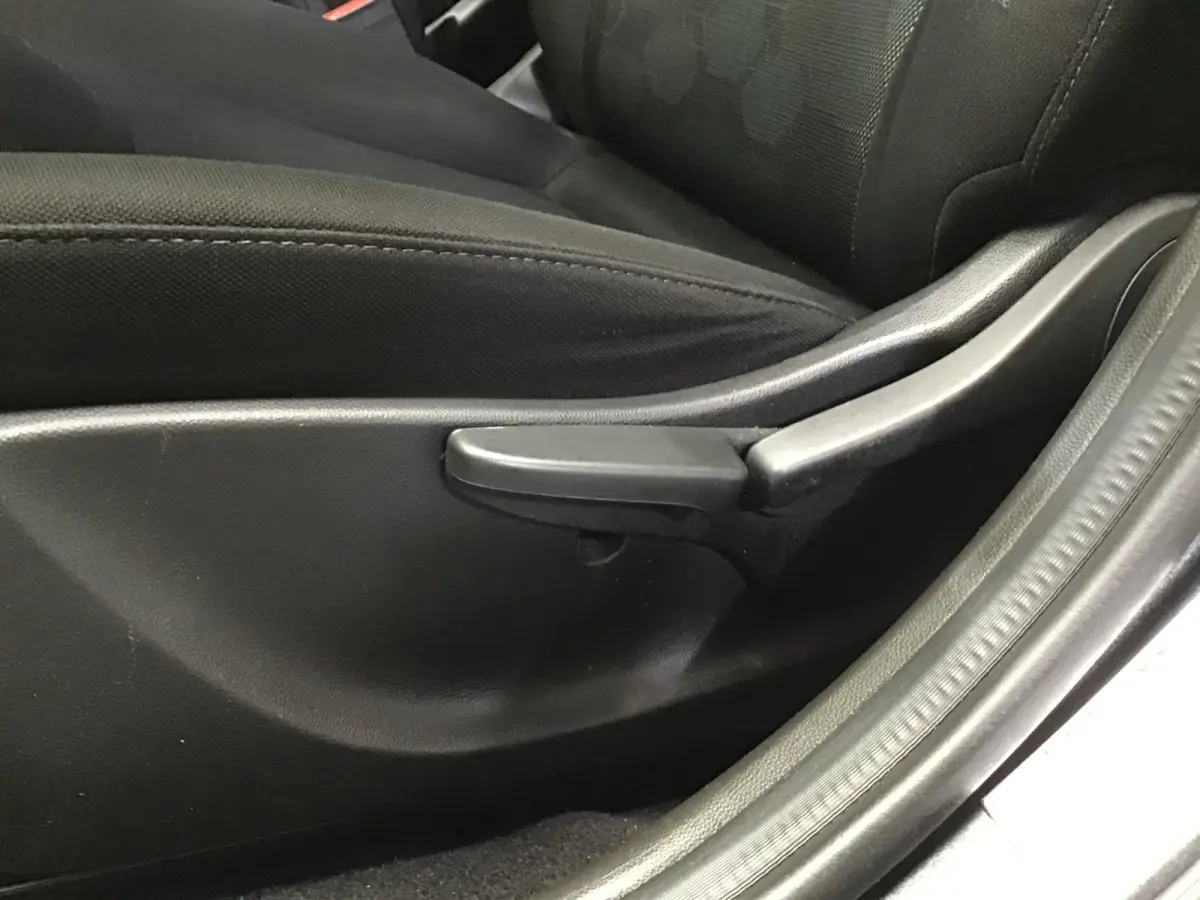 1.0 Online Edition I Kln Brt I Carplay I Airco I Cruise I Led I Parkeer sens I BT I 15inch I Compl. Onderhoud.