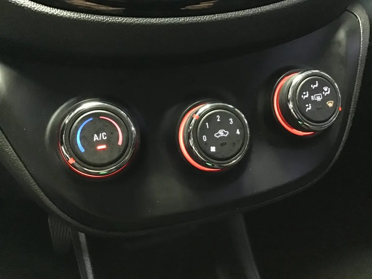 1.0 Online Edition I Kln Brt I Carplay I Airco I Cruise I Led I Parkeer sens I BT I 15inch I Compl. Onderhoud.