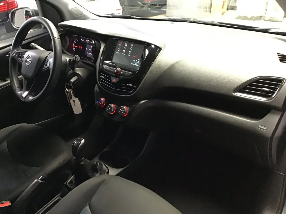 1.0 Online Edition I Kln Brt I Carplay I Airco I Cruise I Led I Parkeer sens I BT I 15inch I Compl. Onderhoud.
