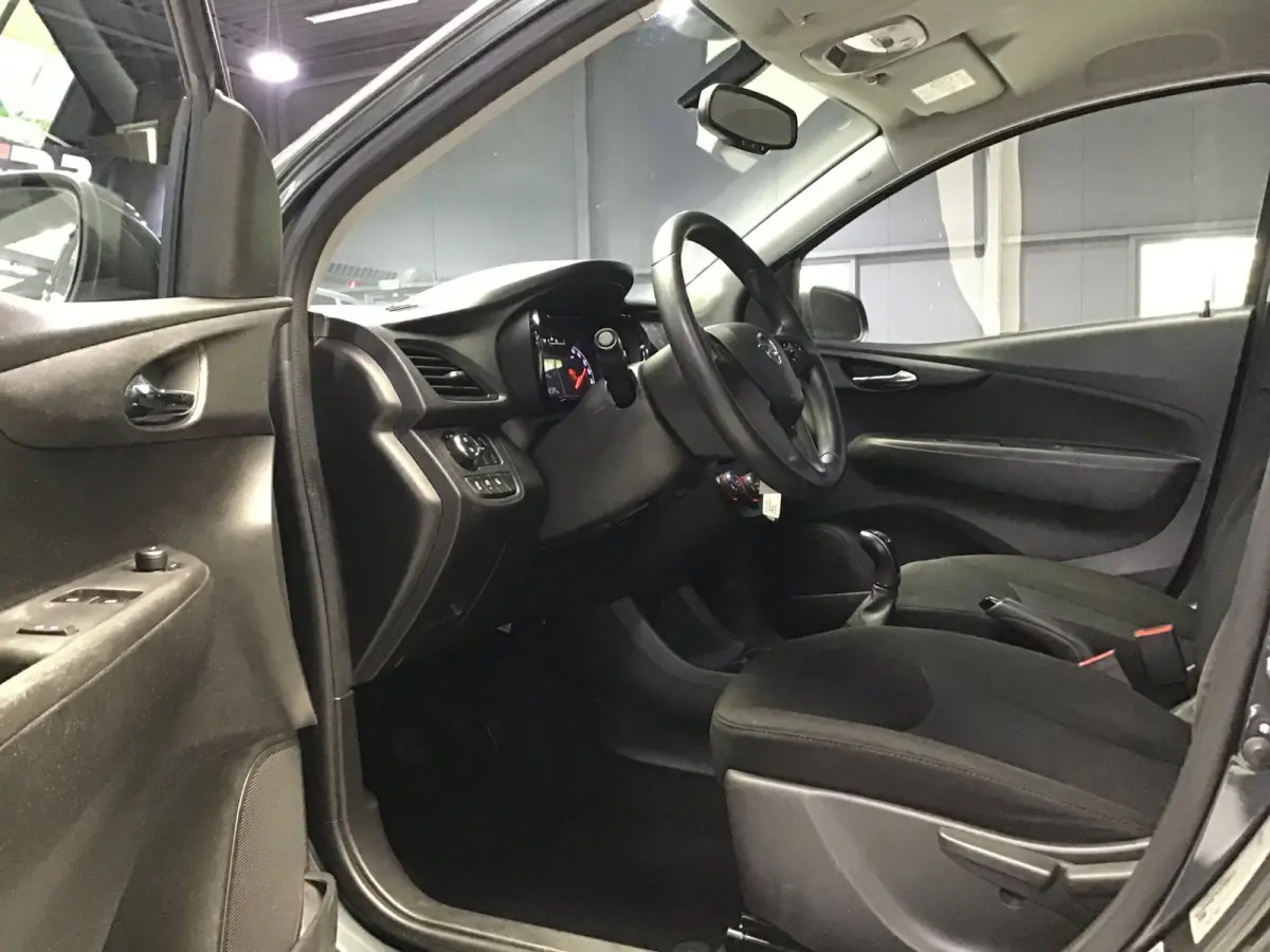 1.0 Online Edition I Kln Brt I Carplay I Airco I Cruise I Led I Parkeer sens I BT I 15inch I Compl. Onderhoud.