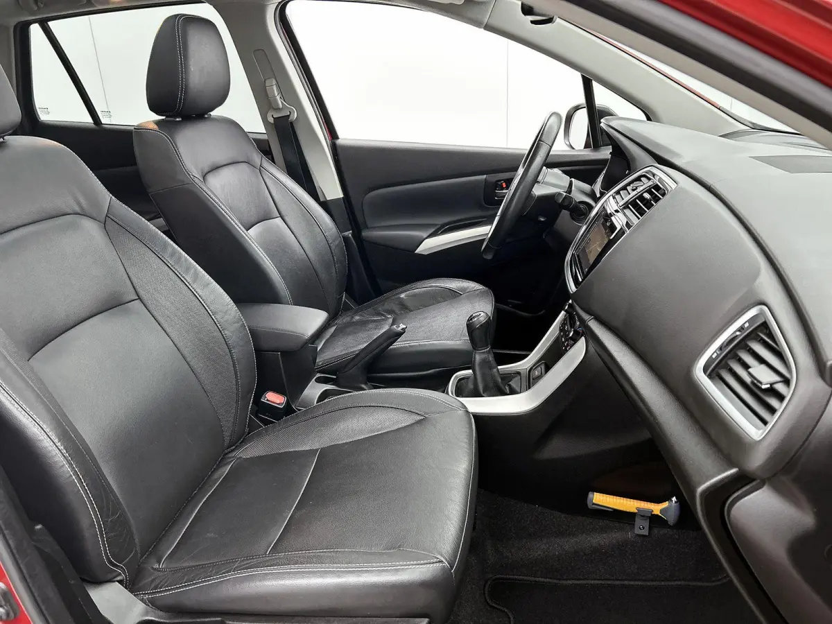 1.0 Boosterjet Comfort | Panoramadak | Climate Control | Achteruitrijcamera |