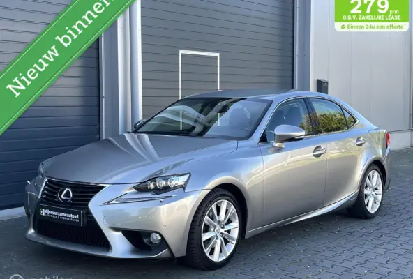 300h Luxury Line , Leder, LED, Dealer, 1 ste eig !