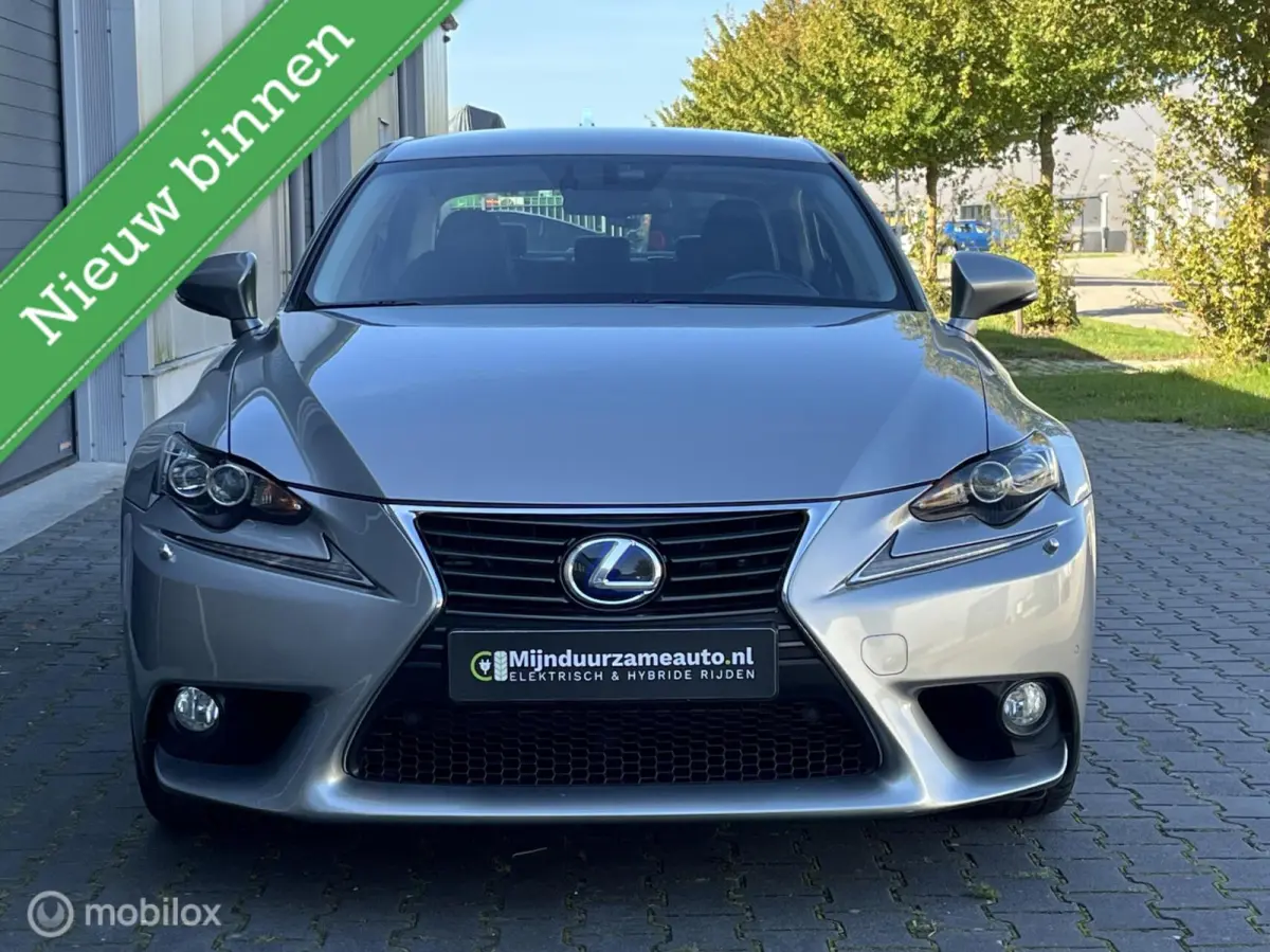 300h Luxury Line , Leder, LED, Dealer, 1 ste eig !