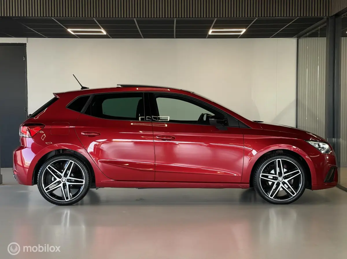 1.0 TSI FR | Pano | ACC | Keyless | Camera | Leder/Alcantara | 18” LM