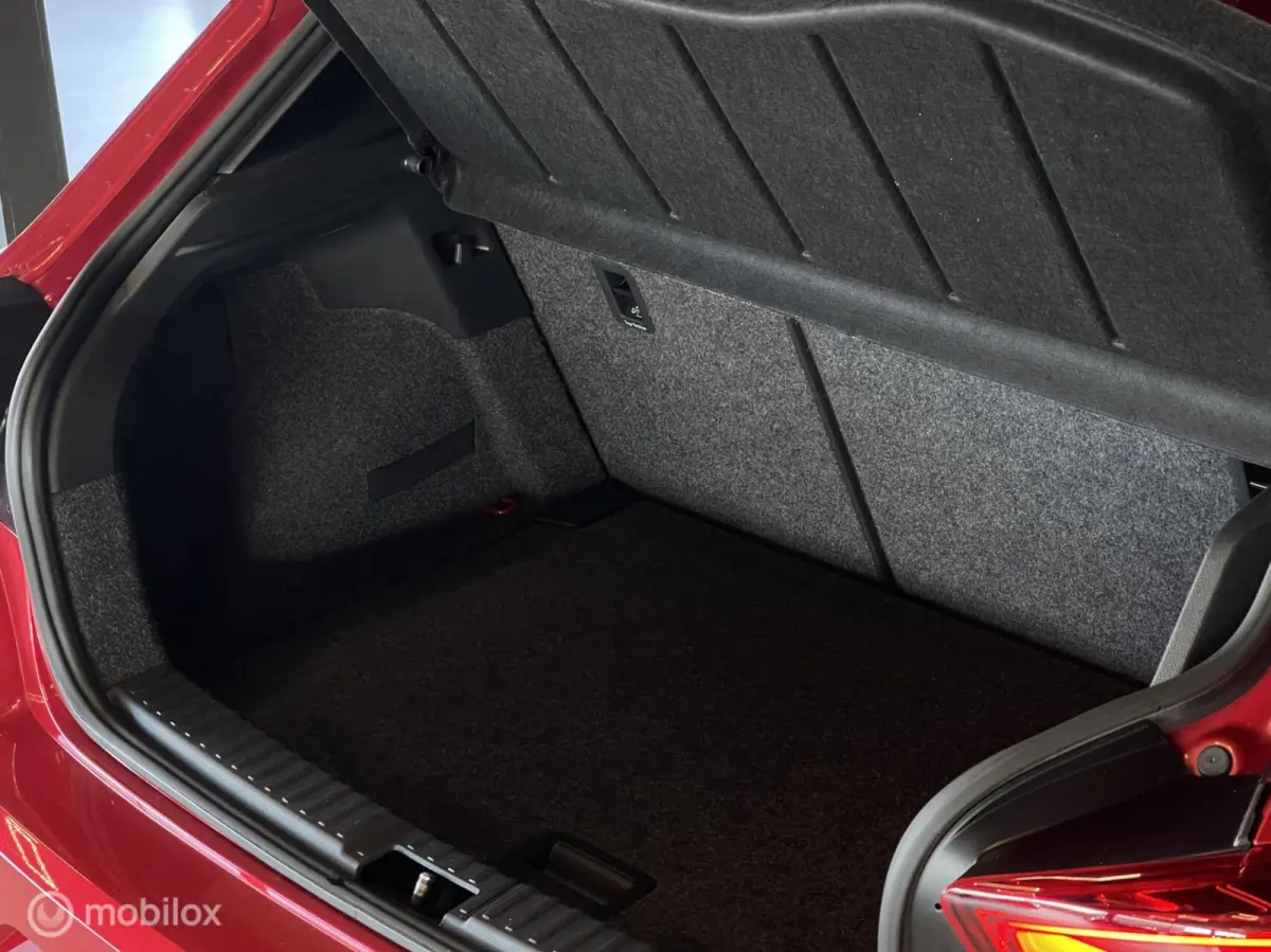 1.0 TSI FR | Pano | ACC | Keyless | Camera | Leder/Alcantara | 18” LM