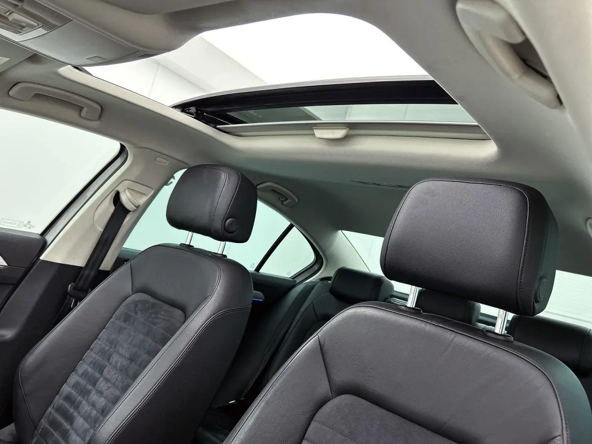 1.4 TSI GTE Connected Series Plus | Apple Carplay / Android Auto | Panoramadak | Stoelverwarming | Achteruitrijcamera | Parkeersensoren |