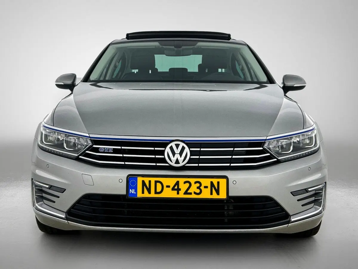 1.4 TSI GTE Connected Series Plus | Apple Carplay / Android Auto | Panoramadak | Stoelverwarming | Achteruitrijcamera | Parkeersensoren |