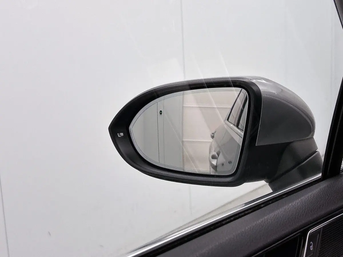 1.4 TSI GTE Connected Series Plus | Apple Carplay / Android Auto | Panoramadak | Stoelverwarming | Achteruitrijcamera | Parkeersensoren |