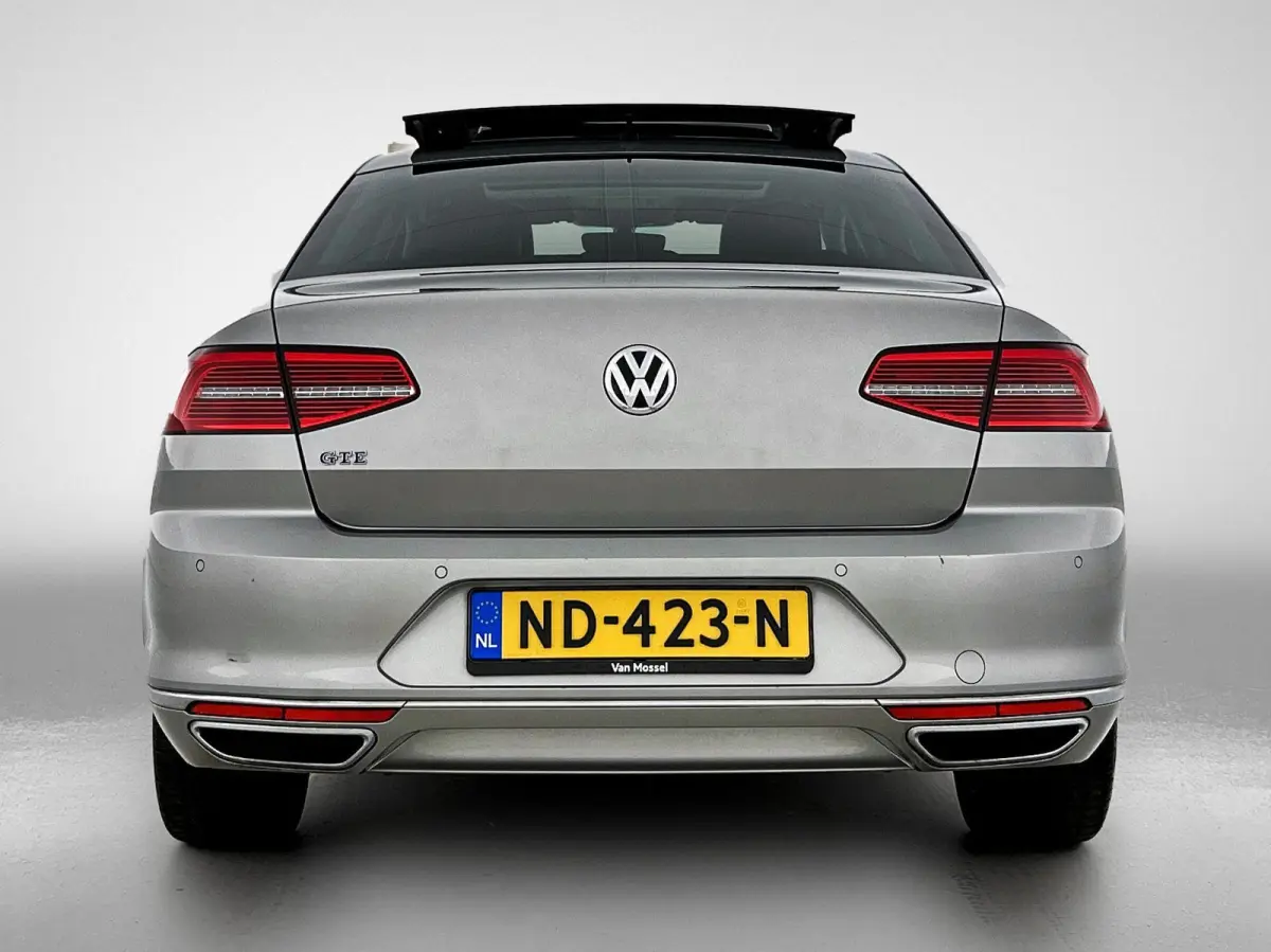 1.4 TSI GTE Connected Series Plus | Apple Carplay / Android Auto | Panoramadak | Stoelverwarming | Achteruitrijcamera | Parkeersensoren |